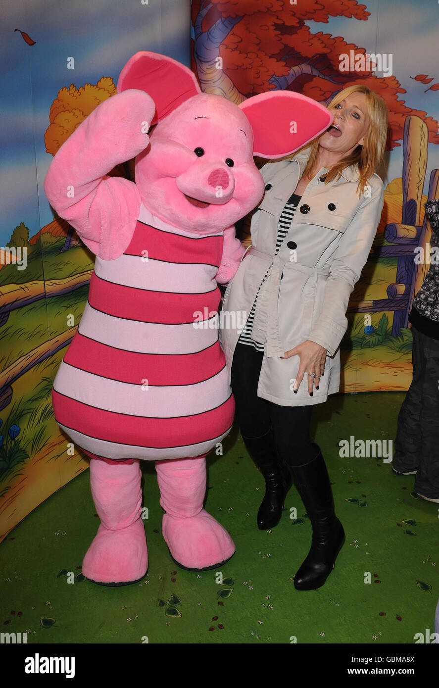 Michelle Collins at a VIP shopping party to celebrate Disney Stores UK and the Woodland Trust raising 100,000 for the charity. 1 from every reusable bag sold in Disney Stores was donated to the Woodland Trust. Stock Photo