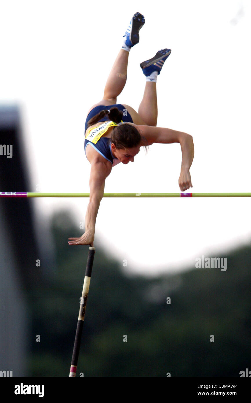 Russias yelena isinbayeva on way breaking womens pole vault record hires stock photography and