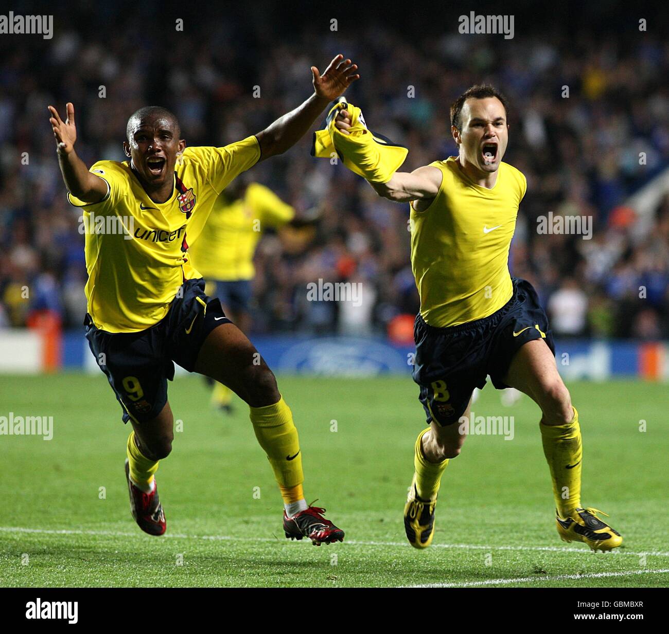 Barcelona hotsell chelsea iniesta