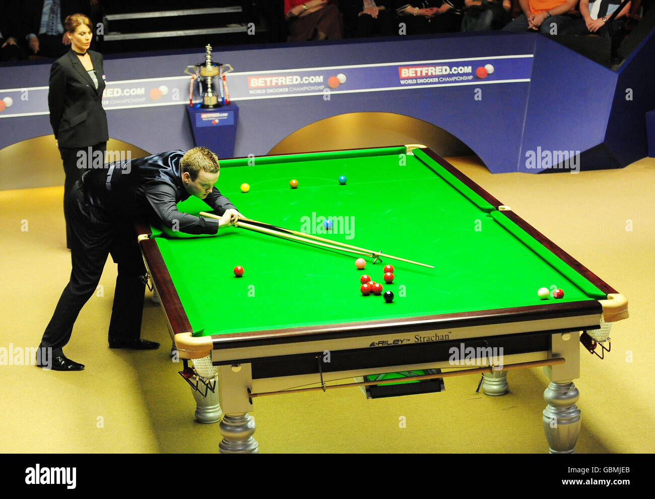 Englands shaun murphy final betfred com world snooker championship crucible theatre hi-res stock photography and images