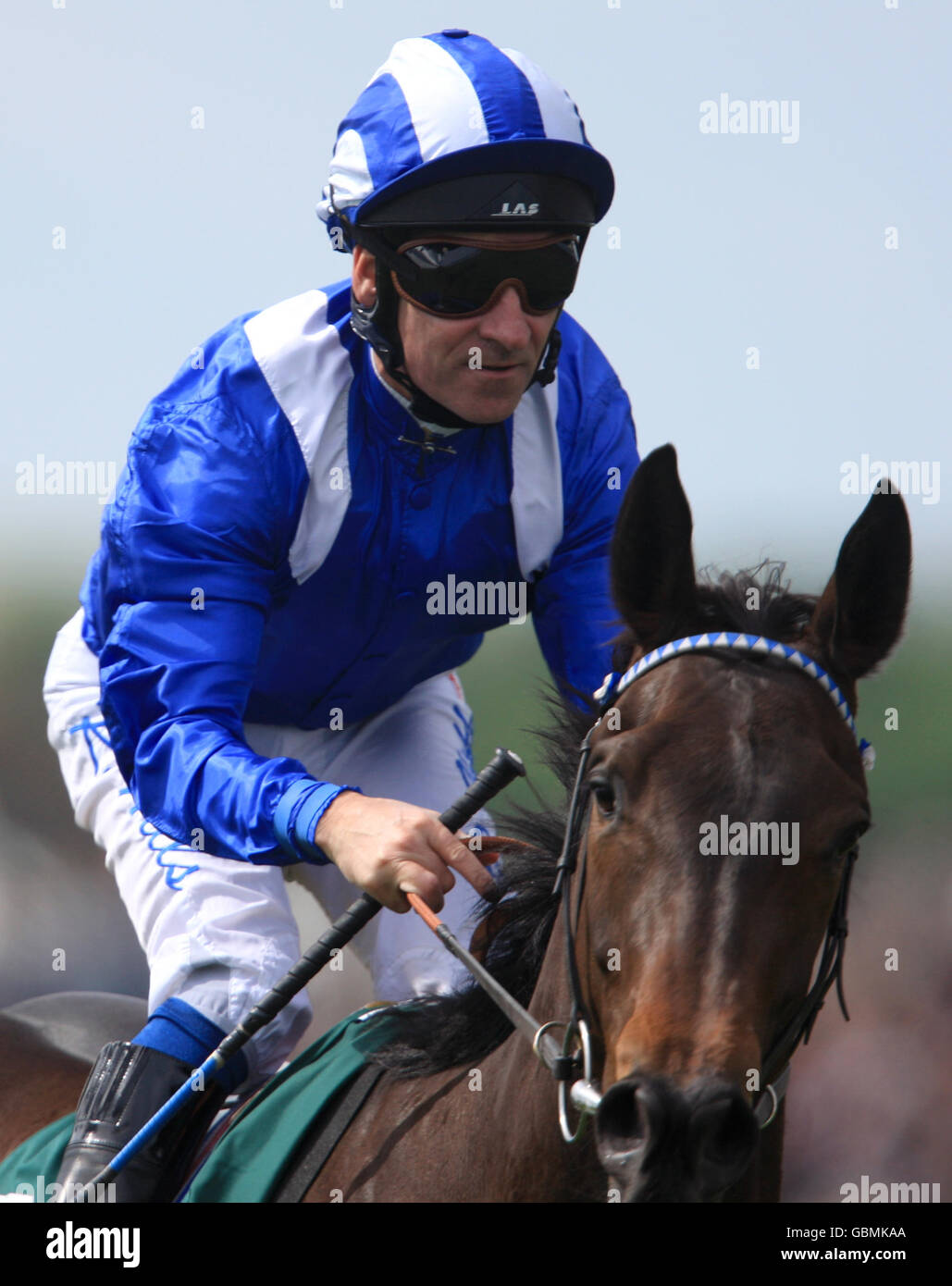 Newmarket races 1000 guineas hi-res stock photography and images - Alamy