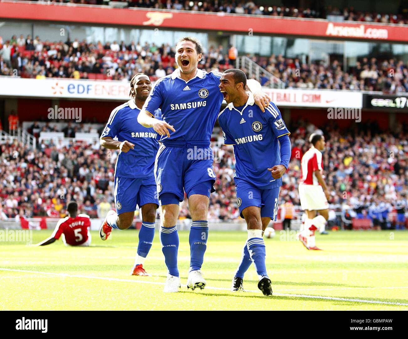 Celebration full length goal kolo toure datacoapplies hi-res stock  photography and images - Alamy