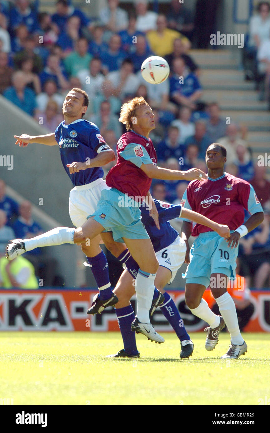 Soccer - Coca-Cola Football League Championship - Leicester City v West Ham United. Leicester City's Nikos Dabizas and West Ham United's Teddy Sheringham Stock Photo