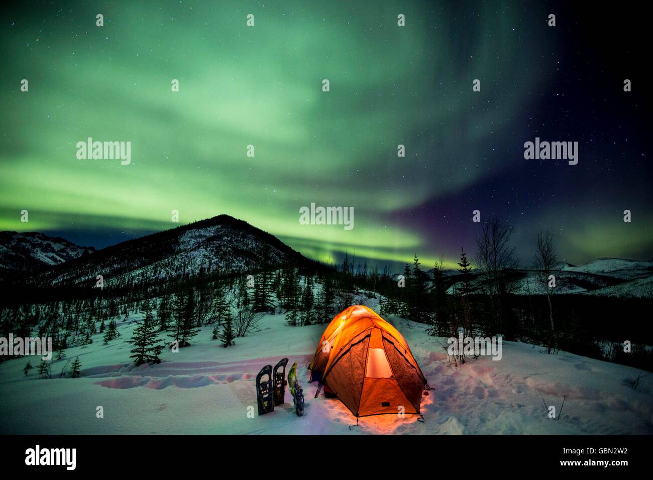 Winter Camping Under The Northern Lights At The White Mountains National Recreation Area Near Fairbanks Alaska Stock Photo Alamy