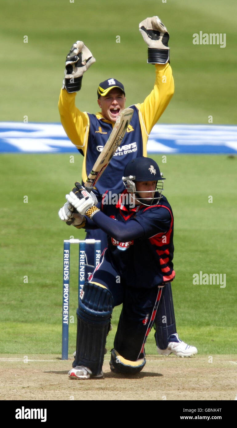 Warwickshire's Tim Ambrose successfully appeals for an LBW against Kent's James Tredwell during the Friends Provident Trophy match at Edgbaston, Birmingham. Stock Photo