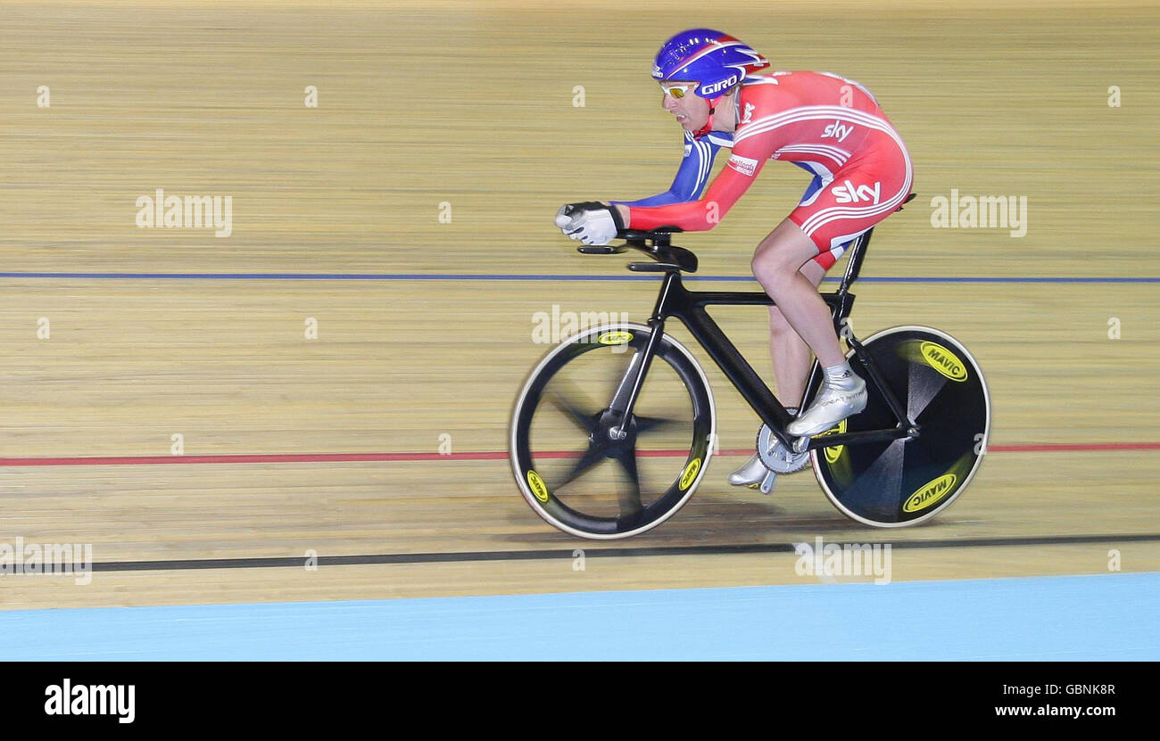 Great Britain's Simon Richardson during qualifying for the 3KM Pursuit during the BT Paralympic World Cup, Manchester. Stock Photo
