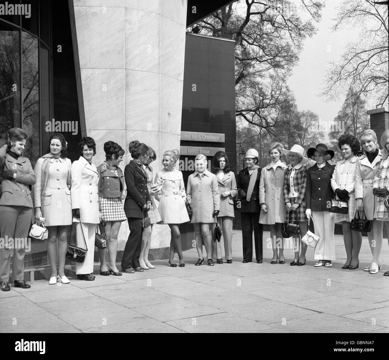 Chelsea v Leeds United - FA Cup Final - Players' Wives Stock Photo