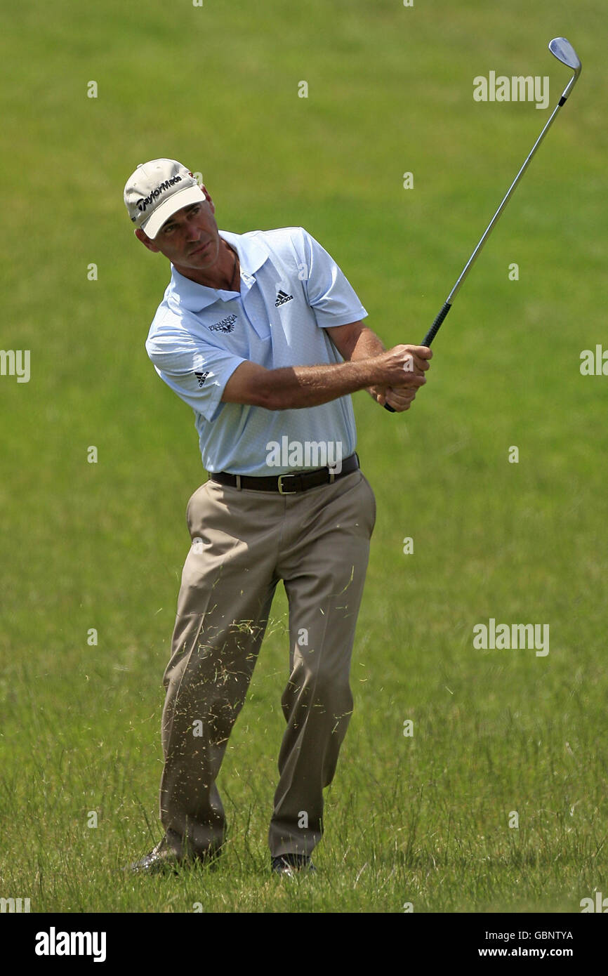 Corey pavin in action hi-res stock photography and images - Alamy
