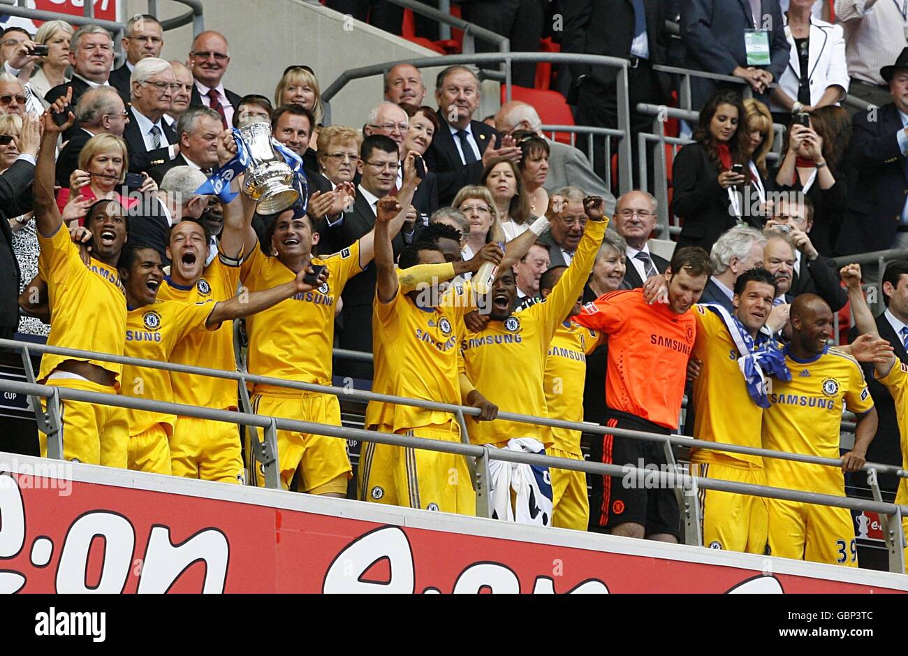 Chelsea fa cup trophy hires stock photography and images Alamy
