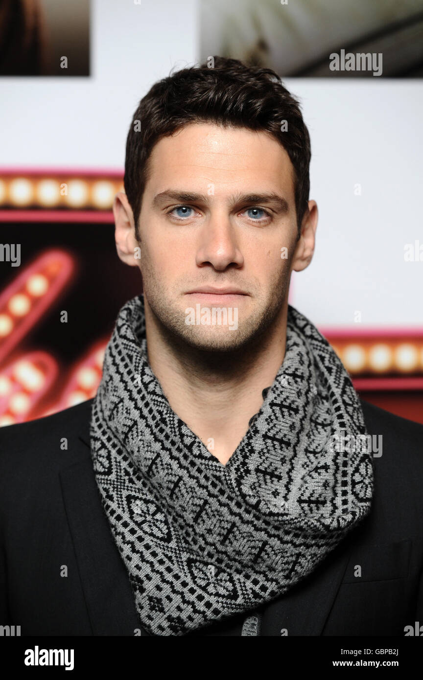 Justin Bartha arrives at the premiere of new film The Hangover at the ...