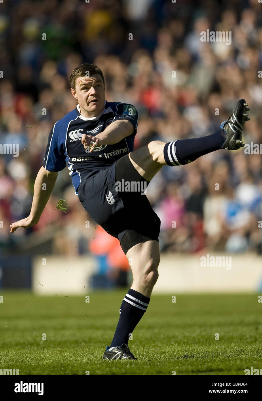 Leinsters brian odriscoll scores drop goal heineken cup final