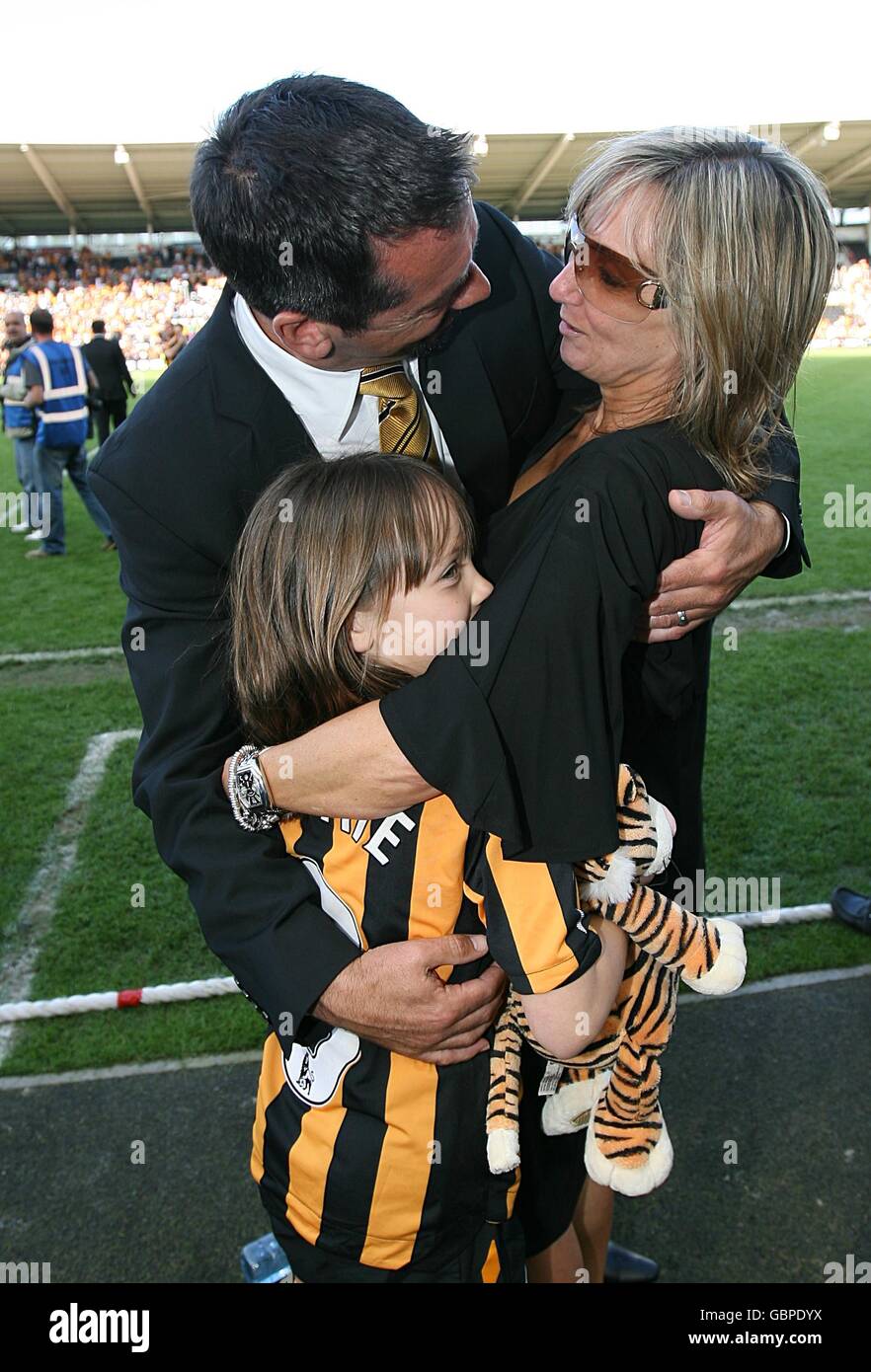 Inside Phil Brown's Family Life: Rare Public Appearances with Wife Karen