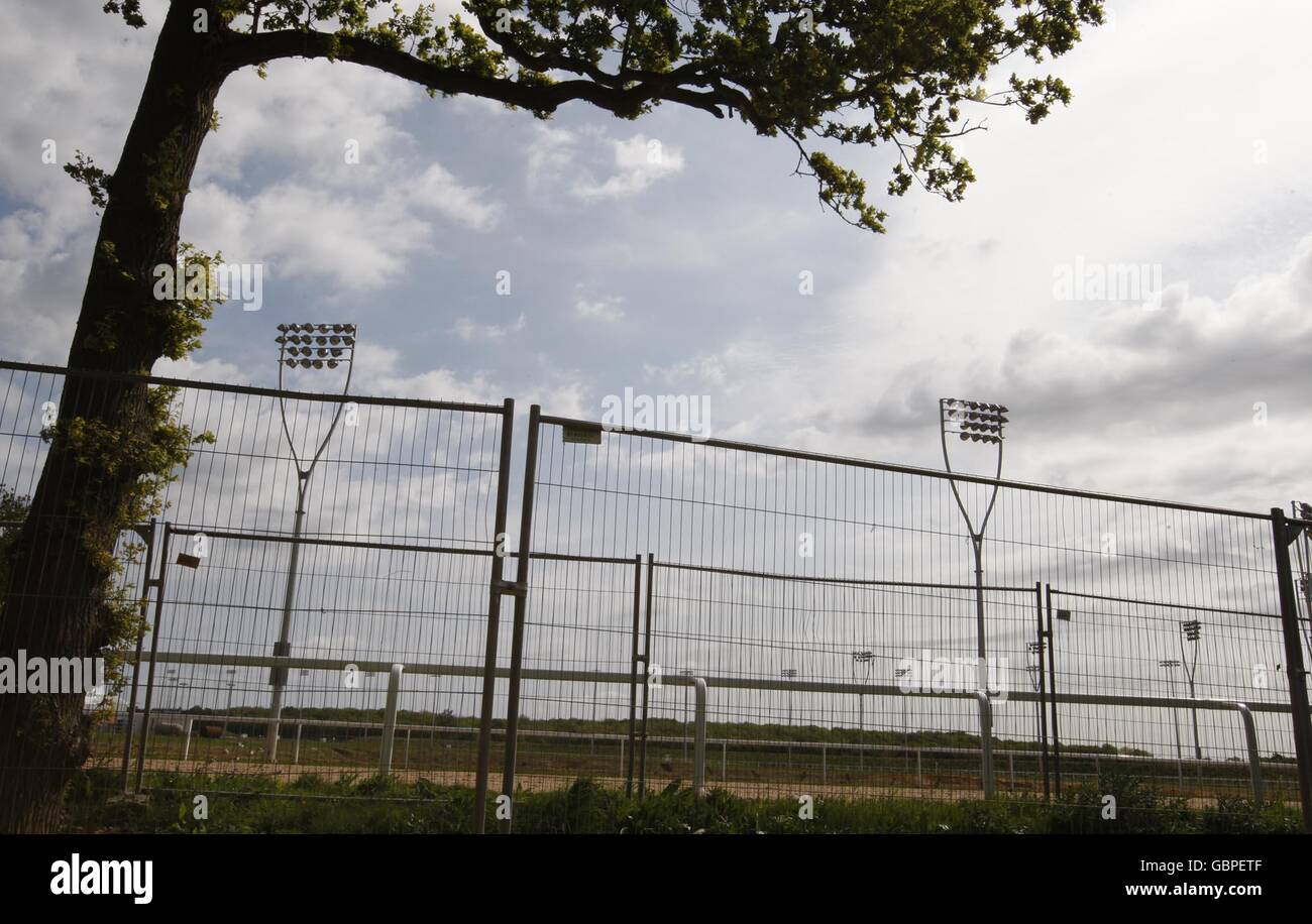 Horse Racing - Great Leighs Racecourse. A general view of Great Leighs Racecourse, Surrey, Chelmsford Stock Photo