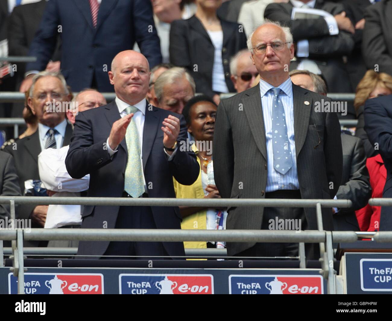 Chelsea chief executive peter chairman bruce buck hi-res stock ...