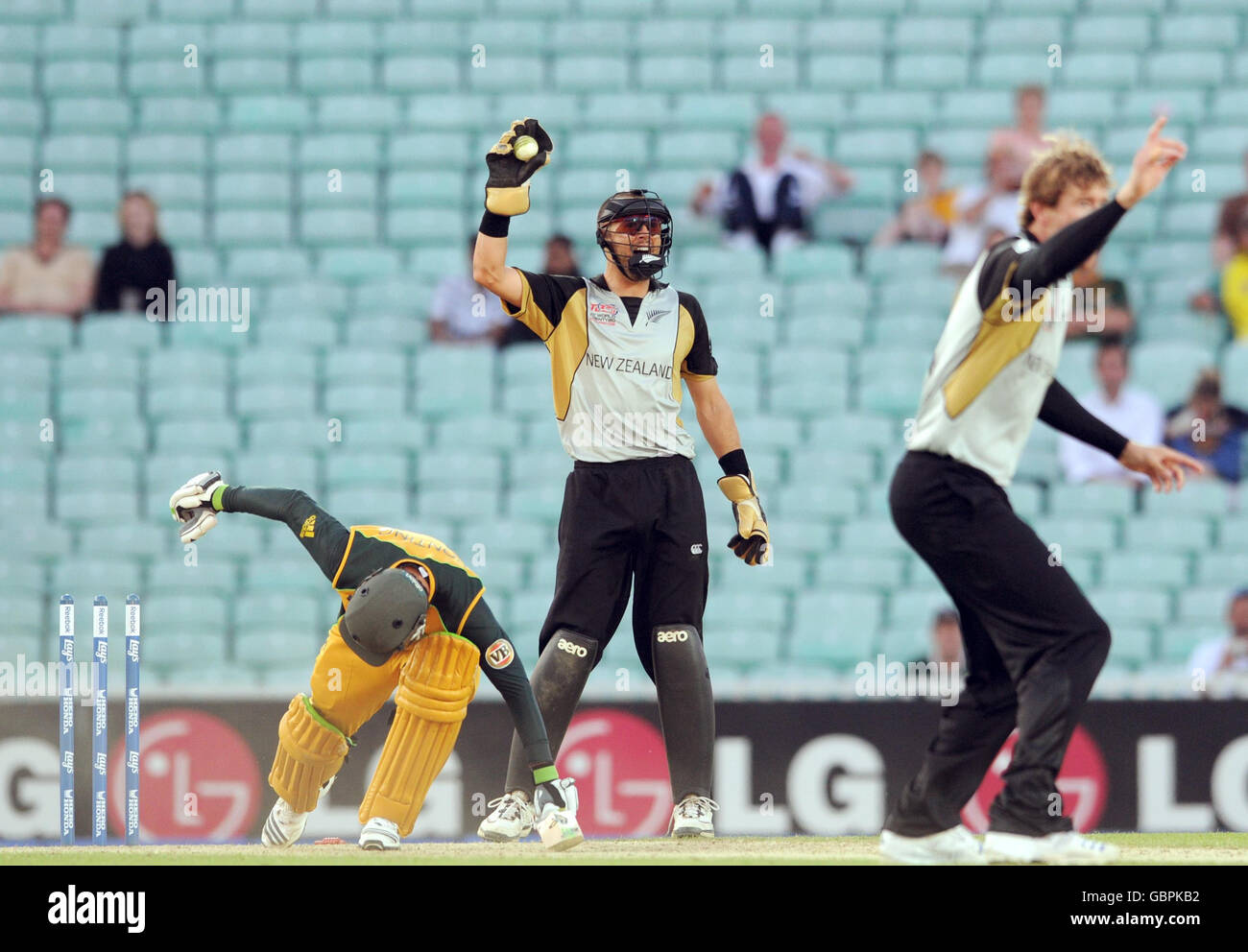 Cricket - ICC World Twenty20 Cup 2009 - Warm Up Match - Australia v New ...