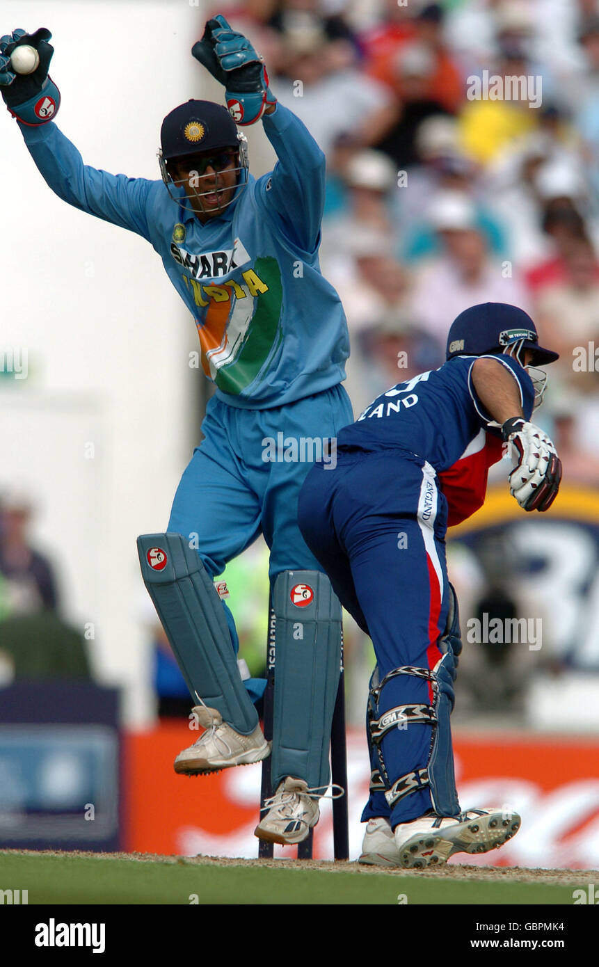 Cricket - NatWest Challenge - England v India. England's Michael Vaughan is caught by India's wicketkeeper Raul Dravid Stock Photo