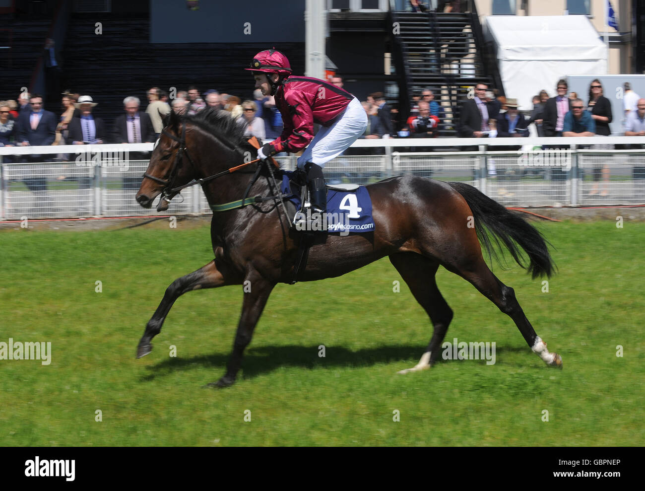 Harry Hunt ridden by David Moran during the Boylesports.com Irish 1000 Guineas Day at Curragh Racecourse, Co. Kildare, Ireland. Stock Photo