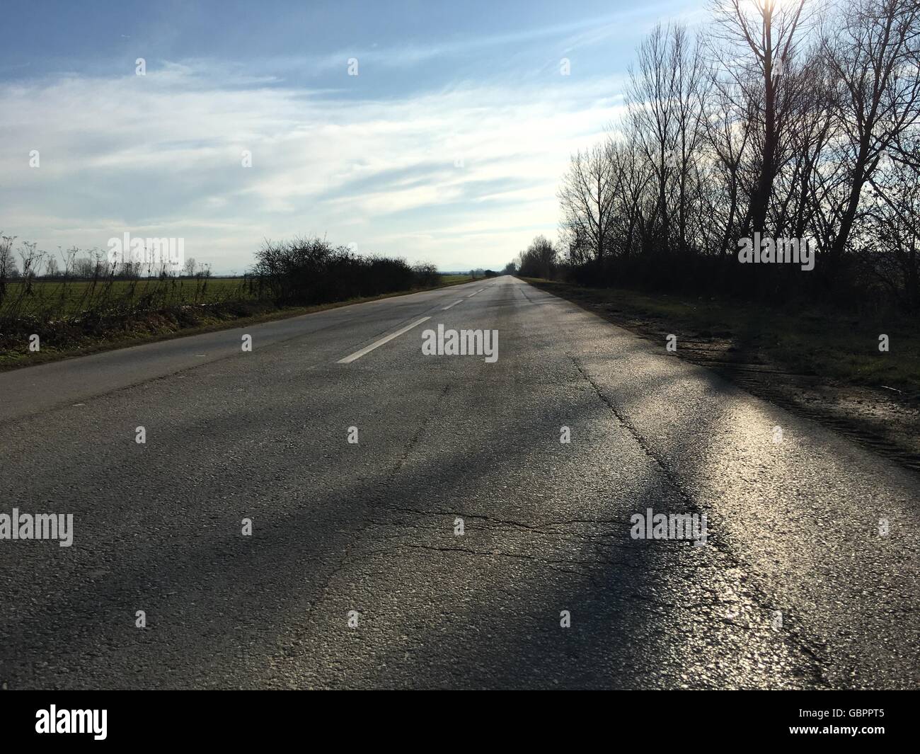 Cloudy day road hi-res stock photography and images - Alamy