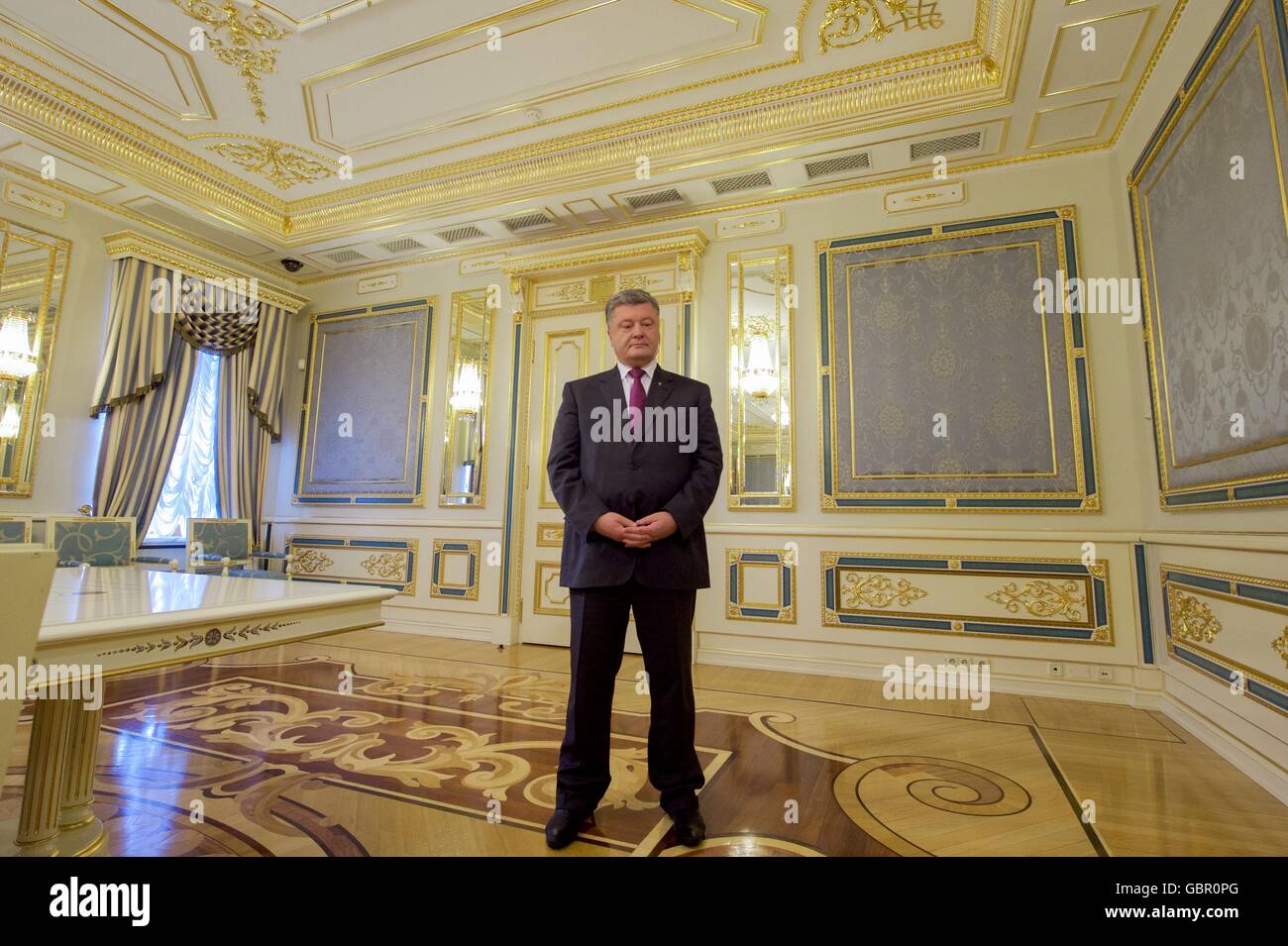 янукович и порошенко. чем сейчас занимается порошенко. белый дом порошенко. пётр порошенко дата смерти. порошенко олексій петрович.