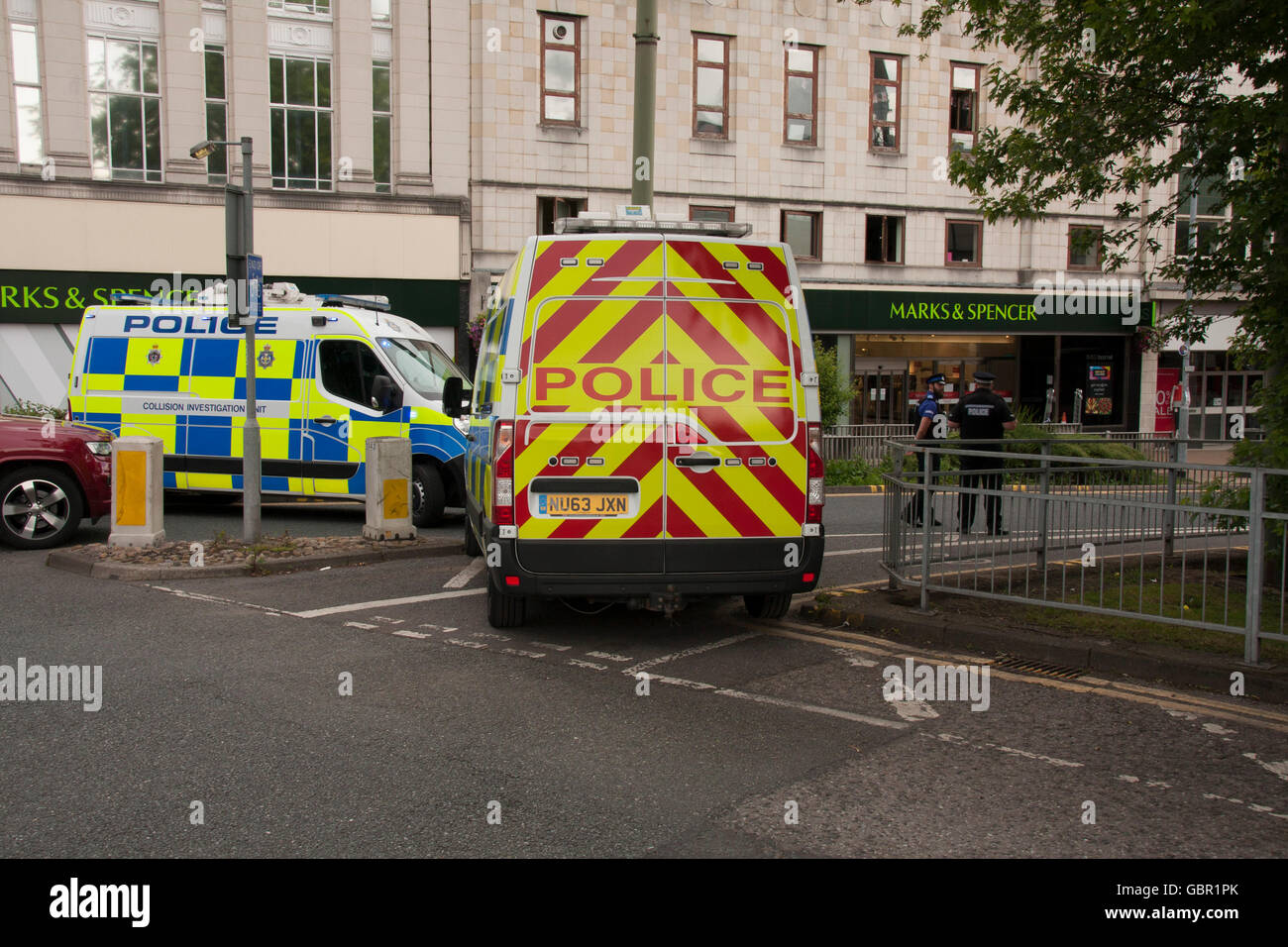Darlington,UK.7th July,2016. Police cordon off Northgate from traffic and pedestrians whilst enquiries ongoing into a fatal accident at the Halifax Bank. @David Dixon /Alamy Live News Stock Photo