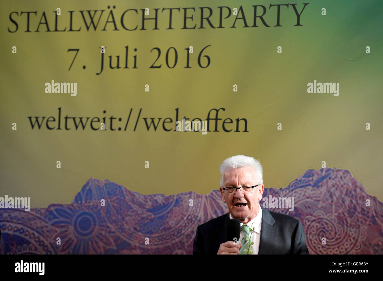 Winfried Kretschmann (Buendnis 90/Die Gruenen), premier of the German state of Baden-Wuerttemberg, speaking at the Stallwaechterparty of the Baden-Wuerrtemberg state representation in Berlin, Germany, 7 July 2016. The party traditionally takes place at the start of the parliamentary summer break. PHOTO: MAURIZIO GAMBARINI/DPA Stock Photo