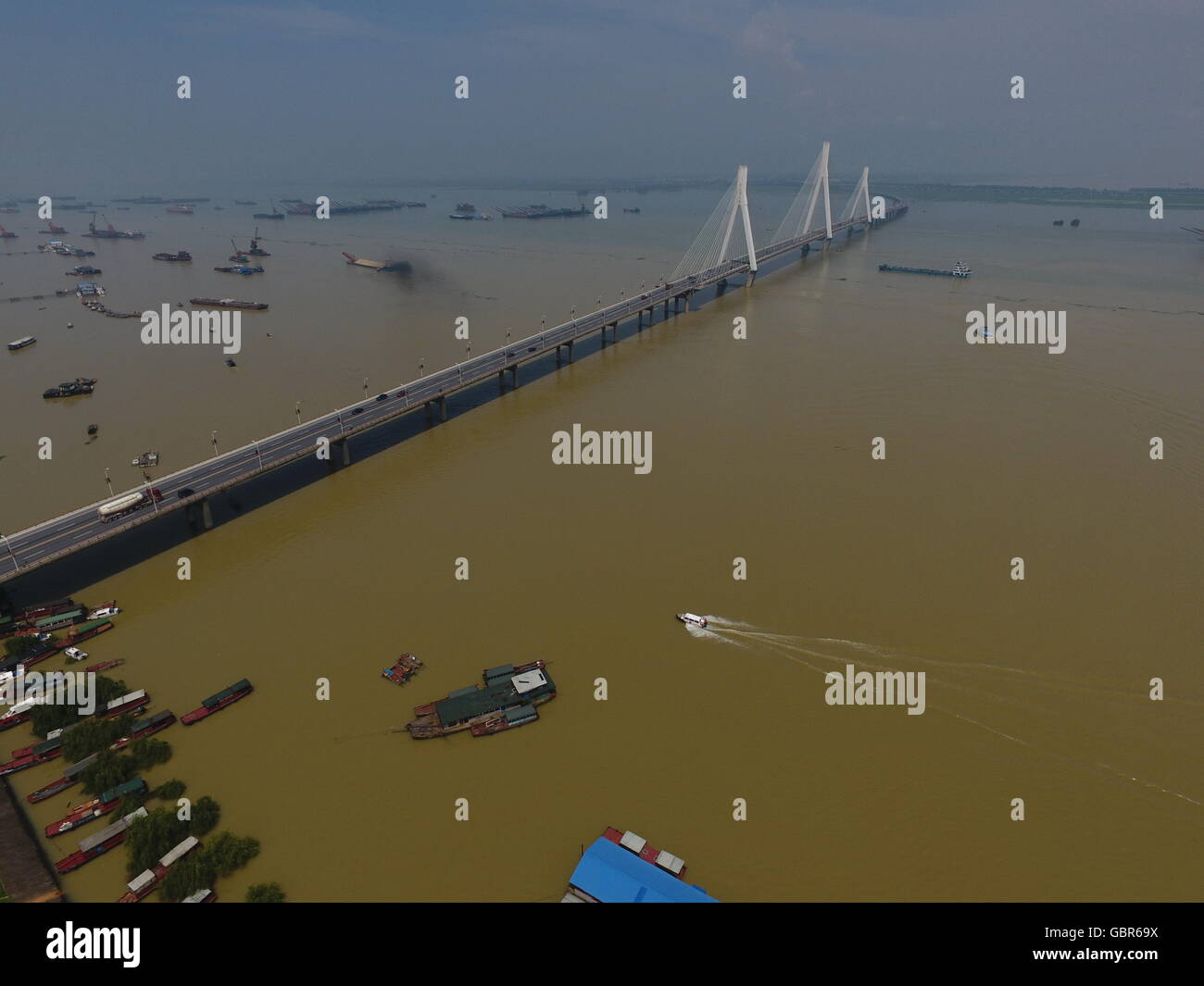 Hunan Channel Yueyang. 8th July, 2016. Photo taken on July 8, 2016 shows the main ...