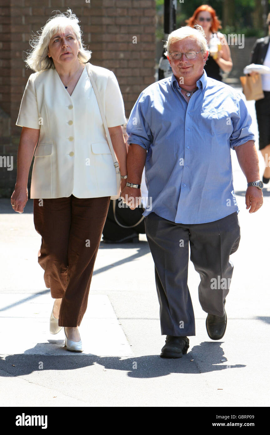 Angela and David Martin, former neighbours of convicted murderer Peter Tobin arrive at Chelmsford Crown Court, Chelmsford, Essex before giving evidence during the Dinah McNicol murder trial. Stock Photo