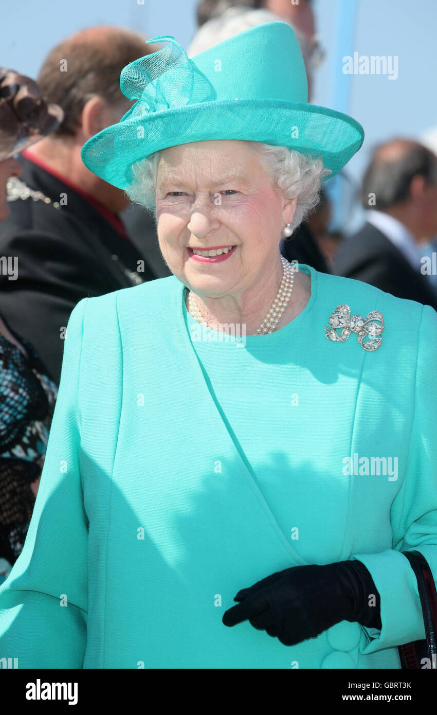 Queen elizabeth ii visits national weymouth sailing academy weymouth