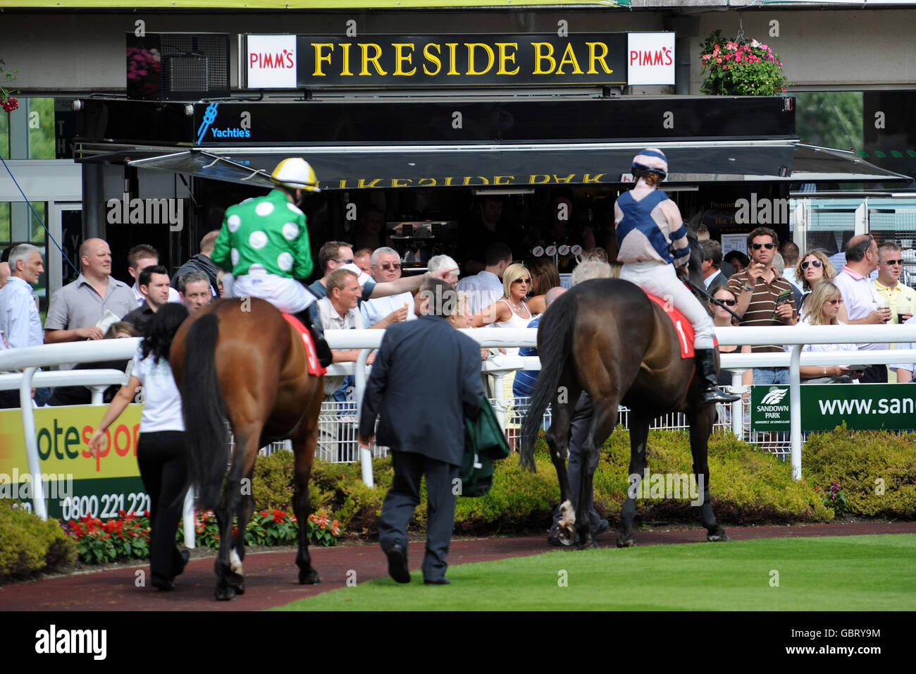 Horse Racing - Totepool Irish Day - Sandown Park Stock Photo