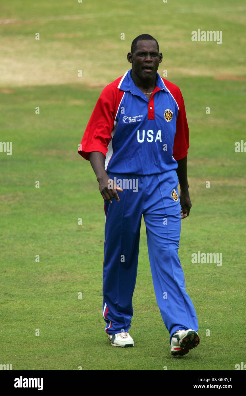 cricket-icc-champions-trophy-2004-pool-a-new-zealand-v-usa-howard-GBRYJT.jpg