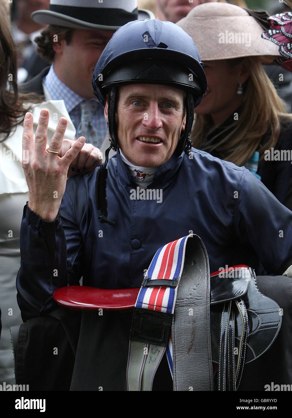 Johnny murtagh celebrates after winning gold cup on yeats ascot hires