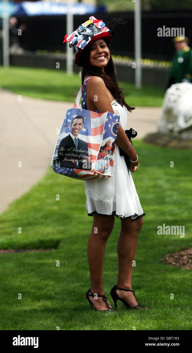 Horse Racing The Royal Ascot Meeting 2009 Day Five Ascot Racecourse. Luz Ni Zama wears a