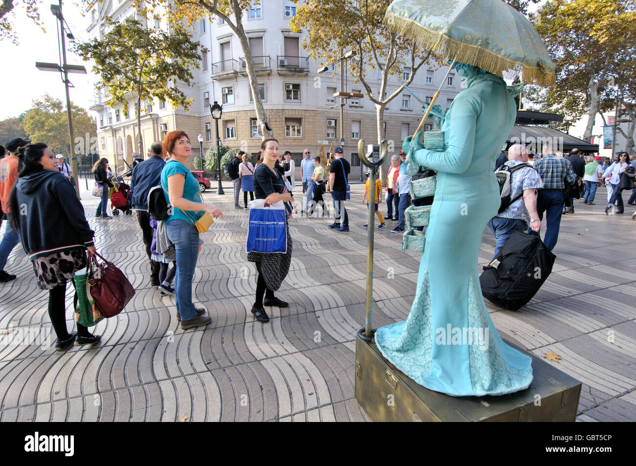 Human statues. La Rambla, Barcelona, Catalonia, Spain Stock Photo Alamy