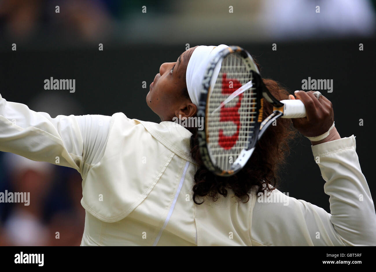 USA's Serena Williams before her match against Italy's Roberta Vinci during the 2009 Wimbledon Championships at the All England Lawn Tennis and Croquet Club, Wimbledon, London. Stock Photo