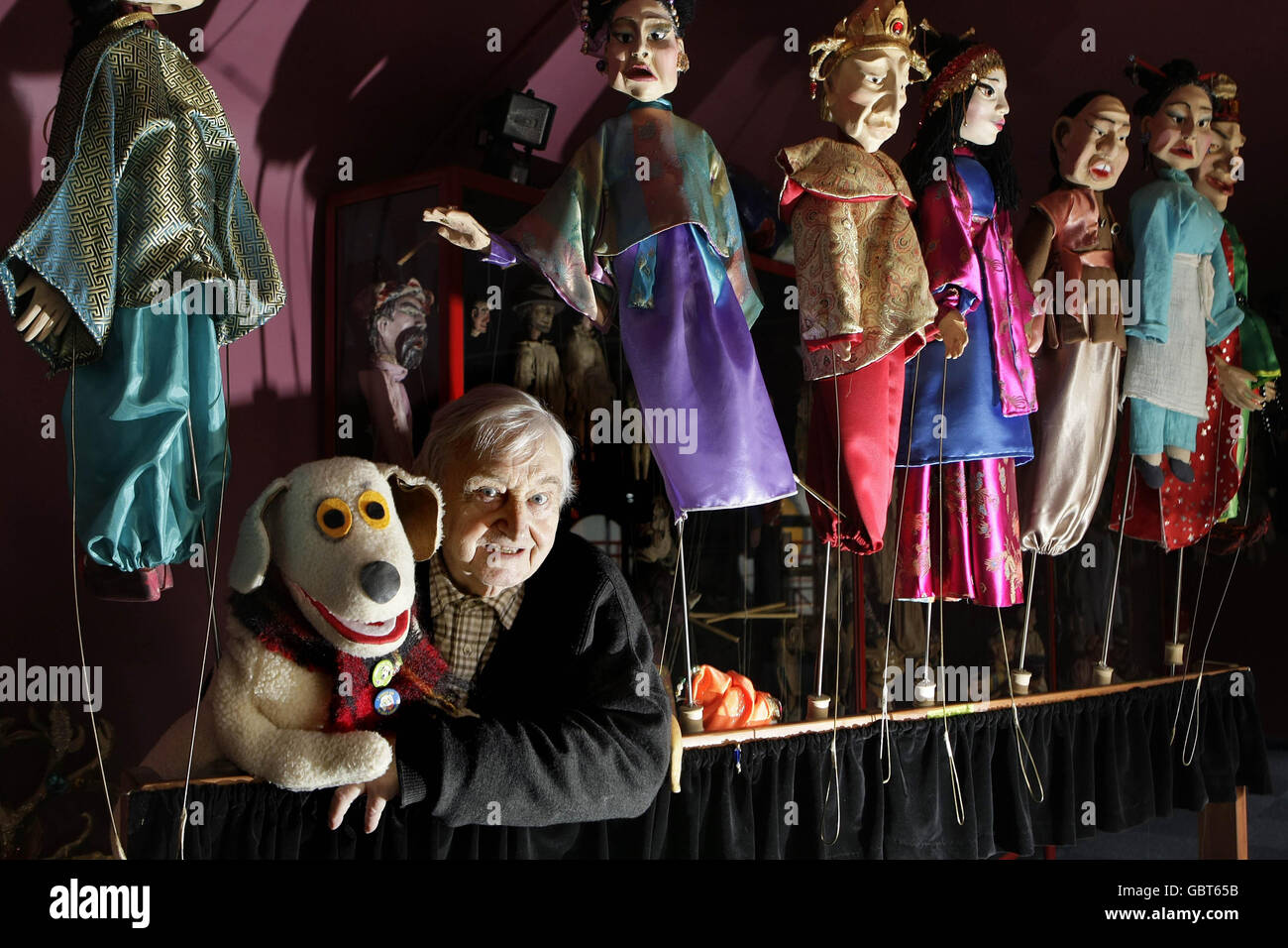 Puppeteer Eugene Lambert, 81, with his dog Judge, from the TV show Wanderly Wagon, which he used to sing happy birthday to Michael Jackson on his last visit to the Lambert Puppet theatre in Monkstown. Stock Photo