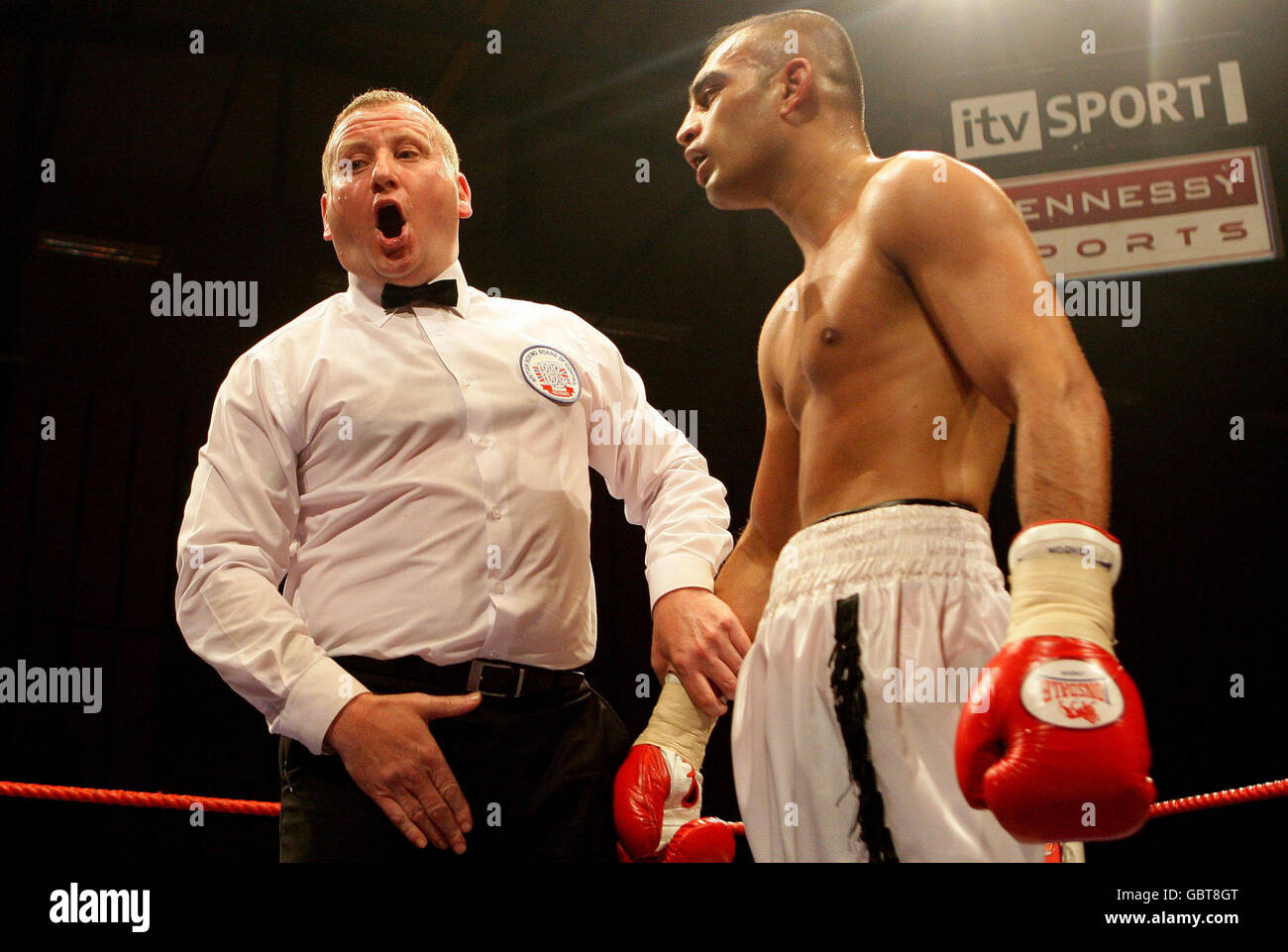 Boxing light welterweight bout siddique tom glover robin park hires stock photography and