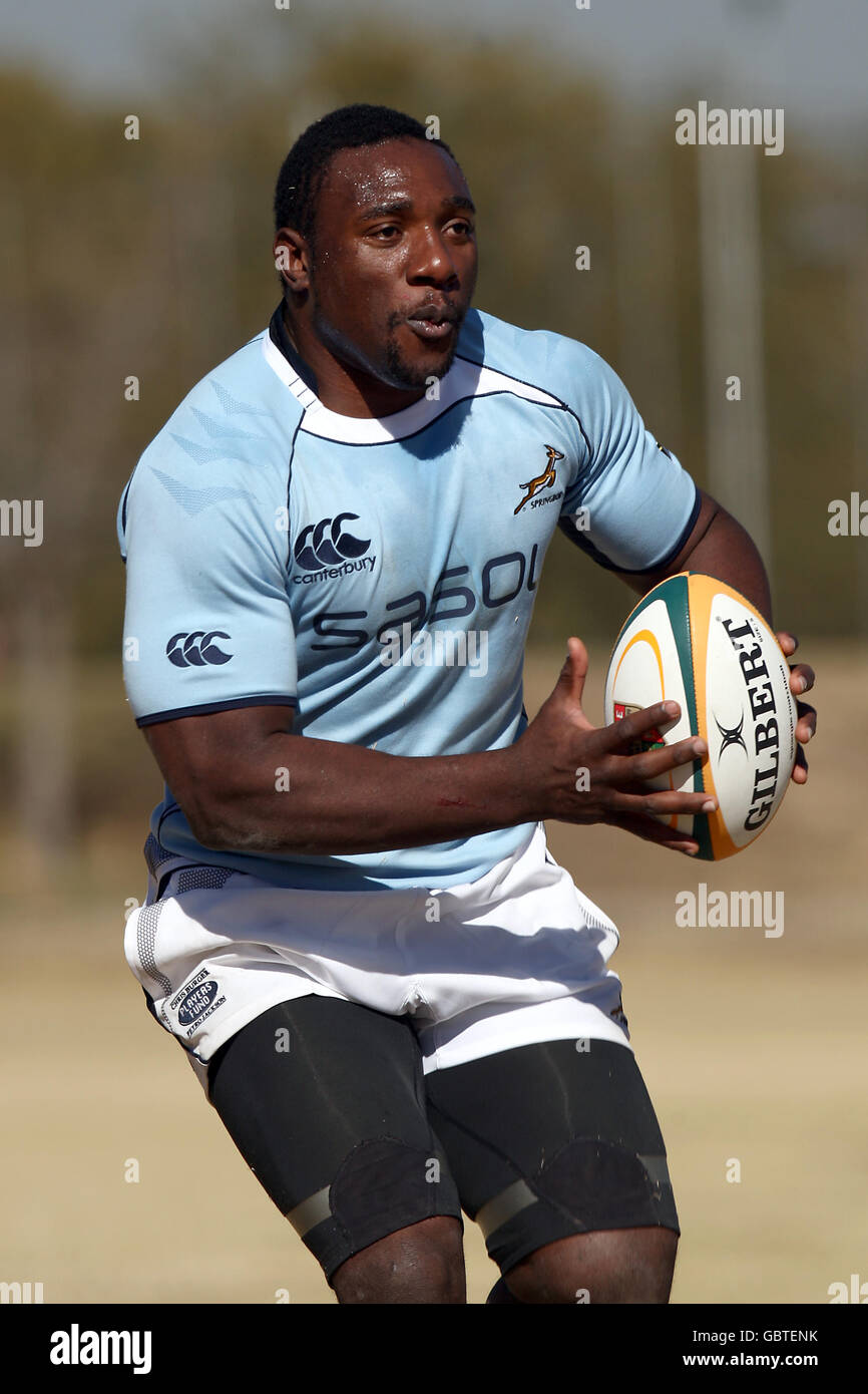 South African Tendai Mtawarira during training at Fourways High School, Johannesburg, South Africa. Stock Photo
