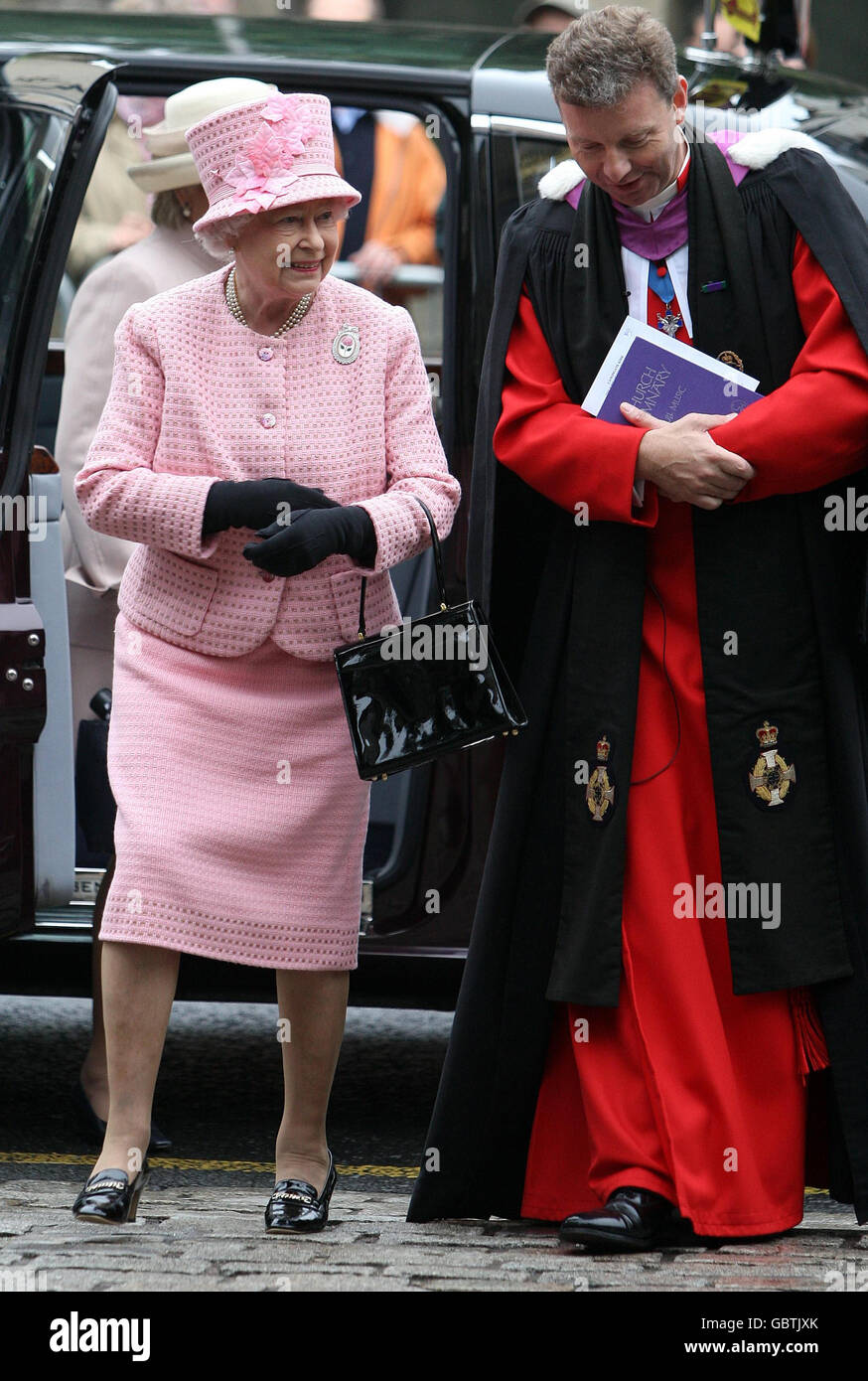 The Queen attends church Stock Photo