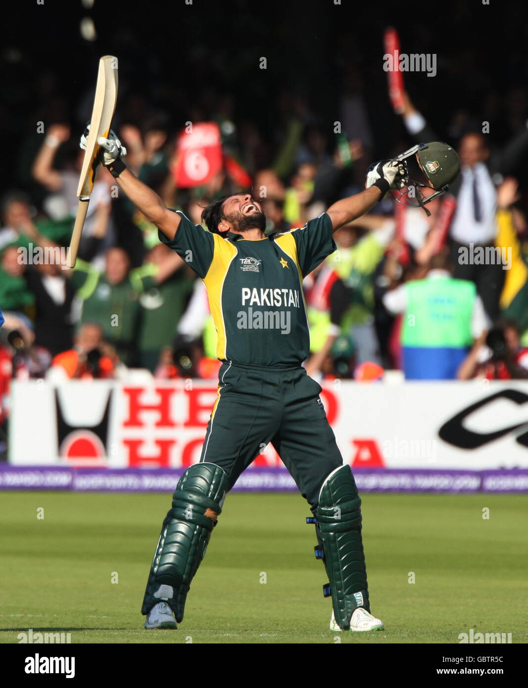 Shahid Afridi Cricketer Wallpapers Shahid Afridi Cricketer Wallpapers