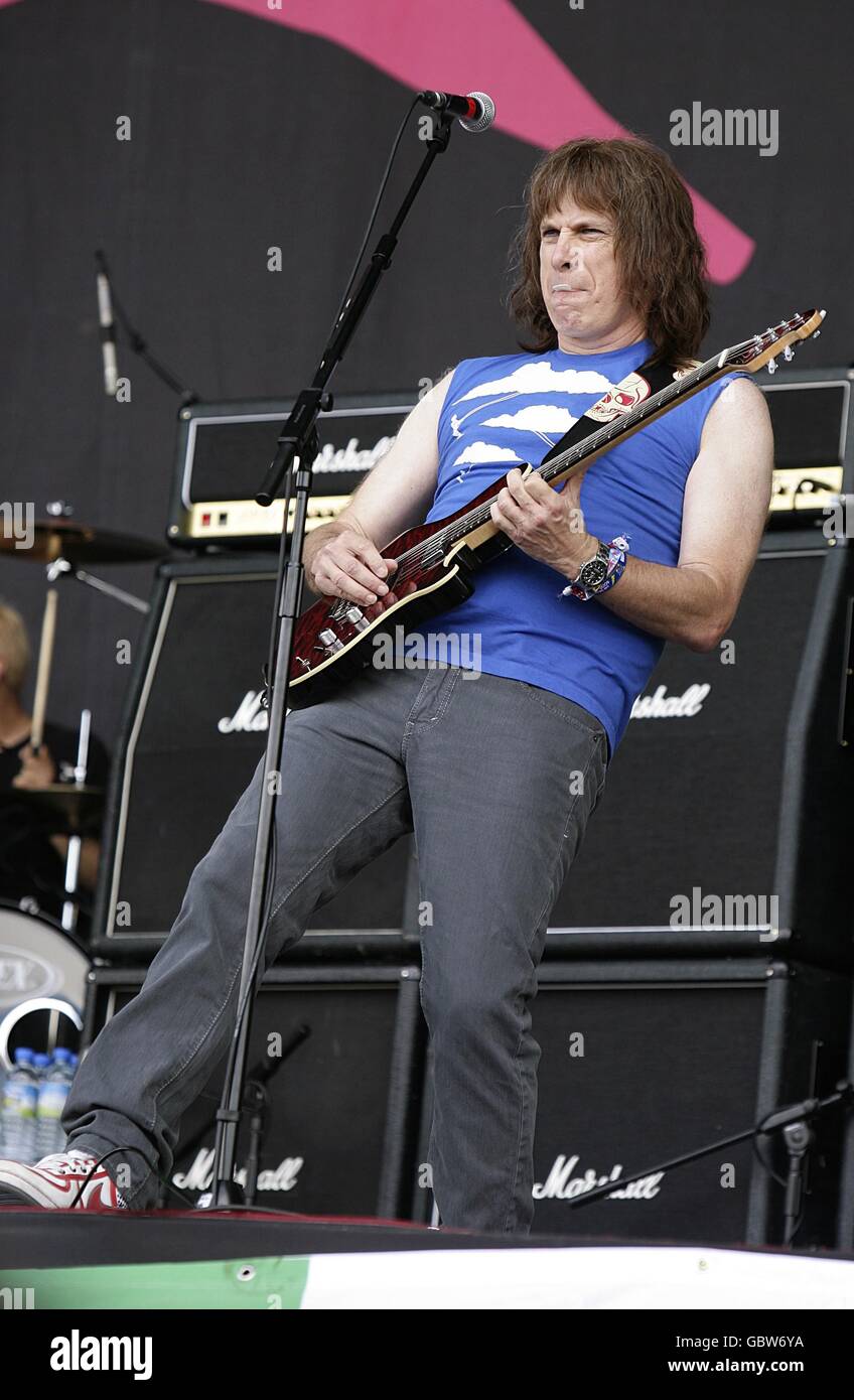 Nigel Tufnel (Christopher Guest) from Spinal Tap performing during the 2009  Glastonbury Festival at Worthy Farm in Pilton, Somerset Stock Photo - Alamy