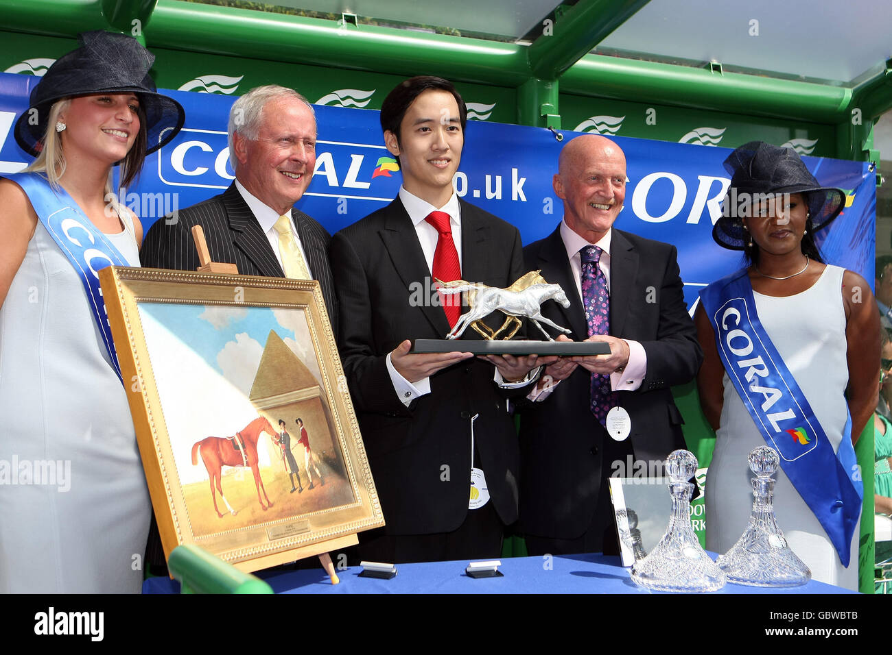 Horse Racing - Coral-Eclipse Day - Sandown Park Stock Photo