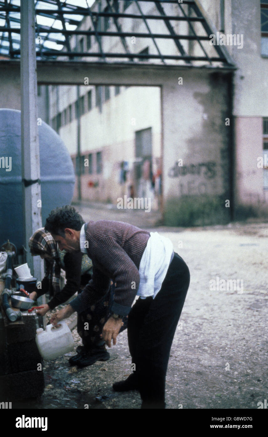 Balkans bosnia war 1990s hires stock photography and images Alamy