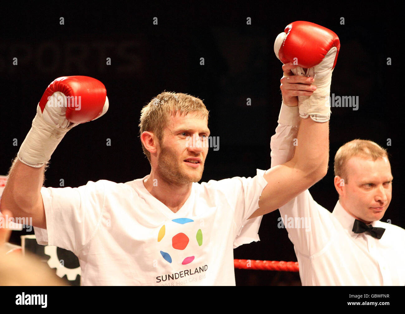 Tony Jerffries R Great Britain's Tony Jeffries celebrates his first round victory over ...