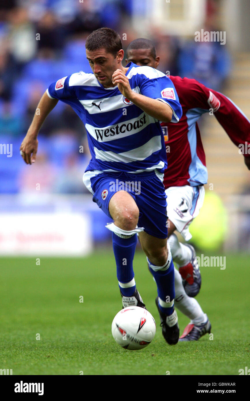 Nicky forster reading hi-res stock photography and images - Alamy