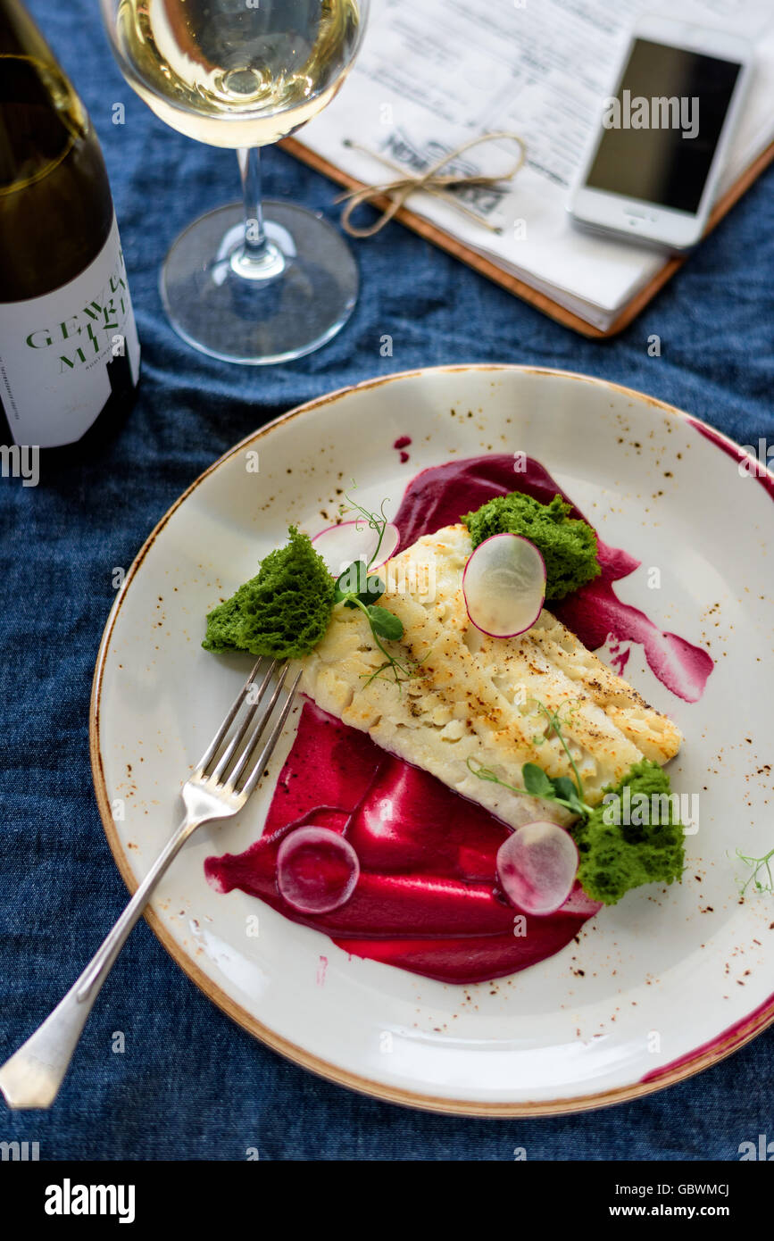 Snapper fillet white sauce hi-res stock photography and images - Alamy