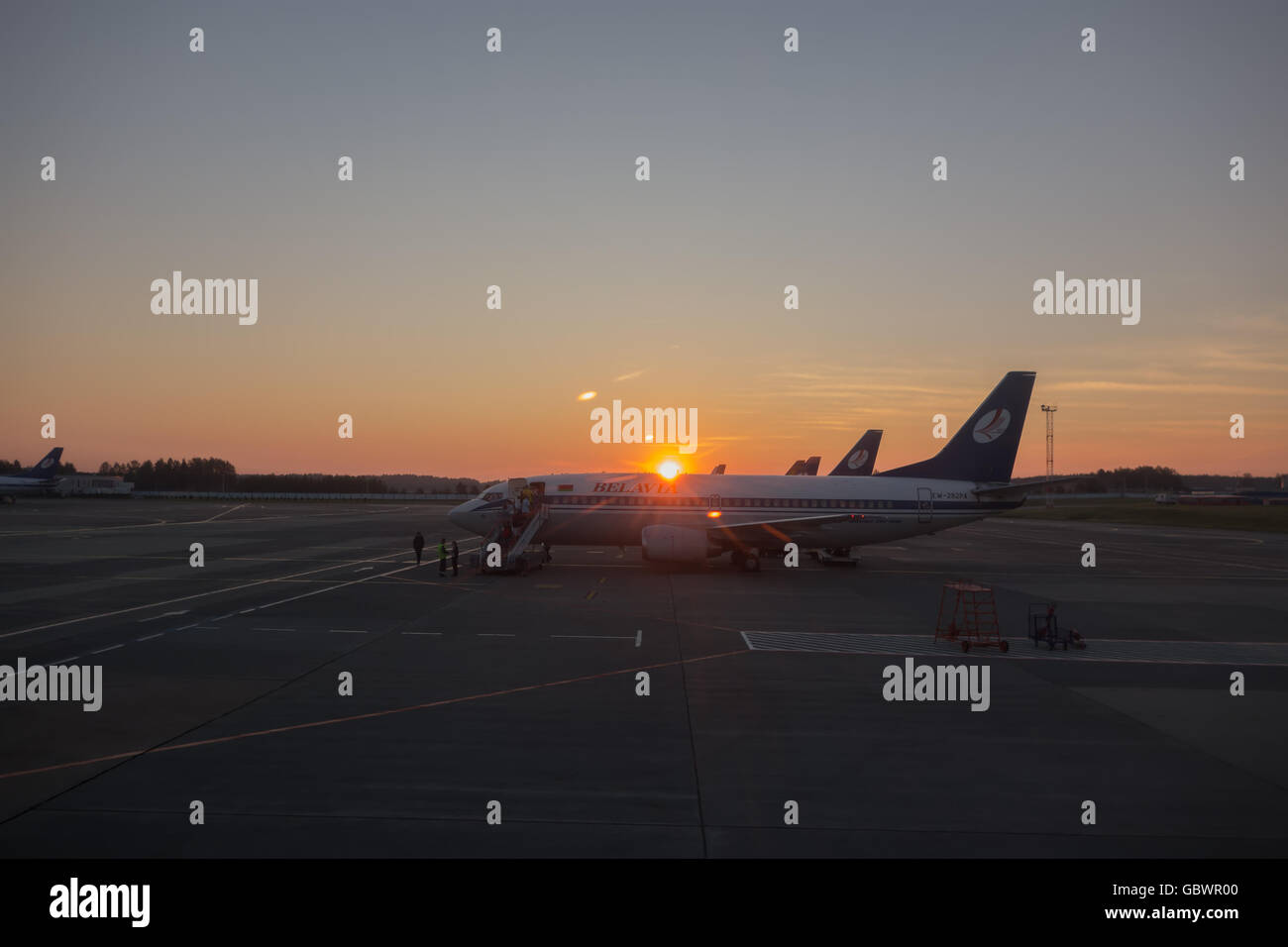 Cargo plane loading people hi-res stock photography and images - Alamy
