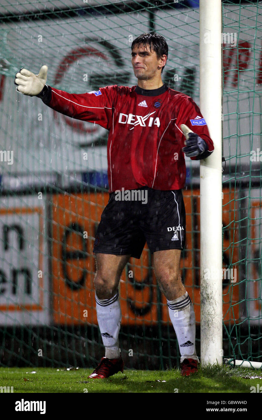 Soccer - Belgian Jupiler League - Sporting Lokeren v Club Brugge. Club Brugge goalkeeper Tomislav Butina Stock Photo