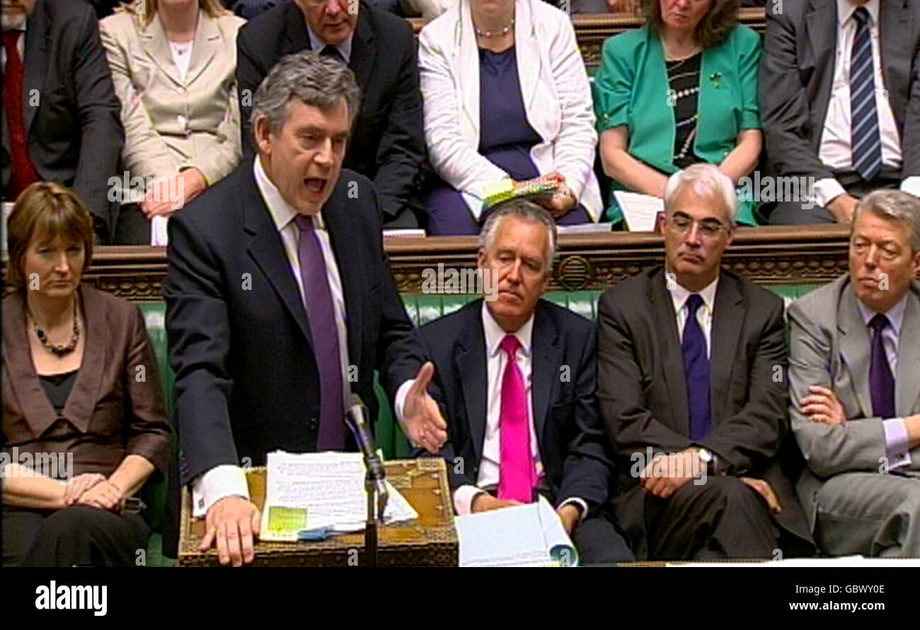 (left to right) Leader of the House of Commons Harriet Harman, Welsh Secretary Peter Hain, Chancellor of the Exchequer Alistair Darling and Home Secretary Alan Johnson listen to Prime Minister Gordon Brown (centre) speaking during Prime Minister's Questions in the House of Commons, London. Stock Photo