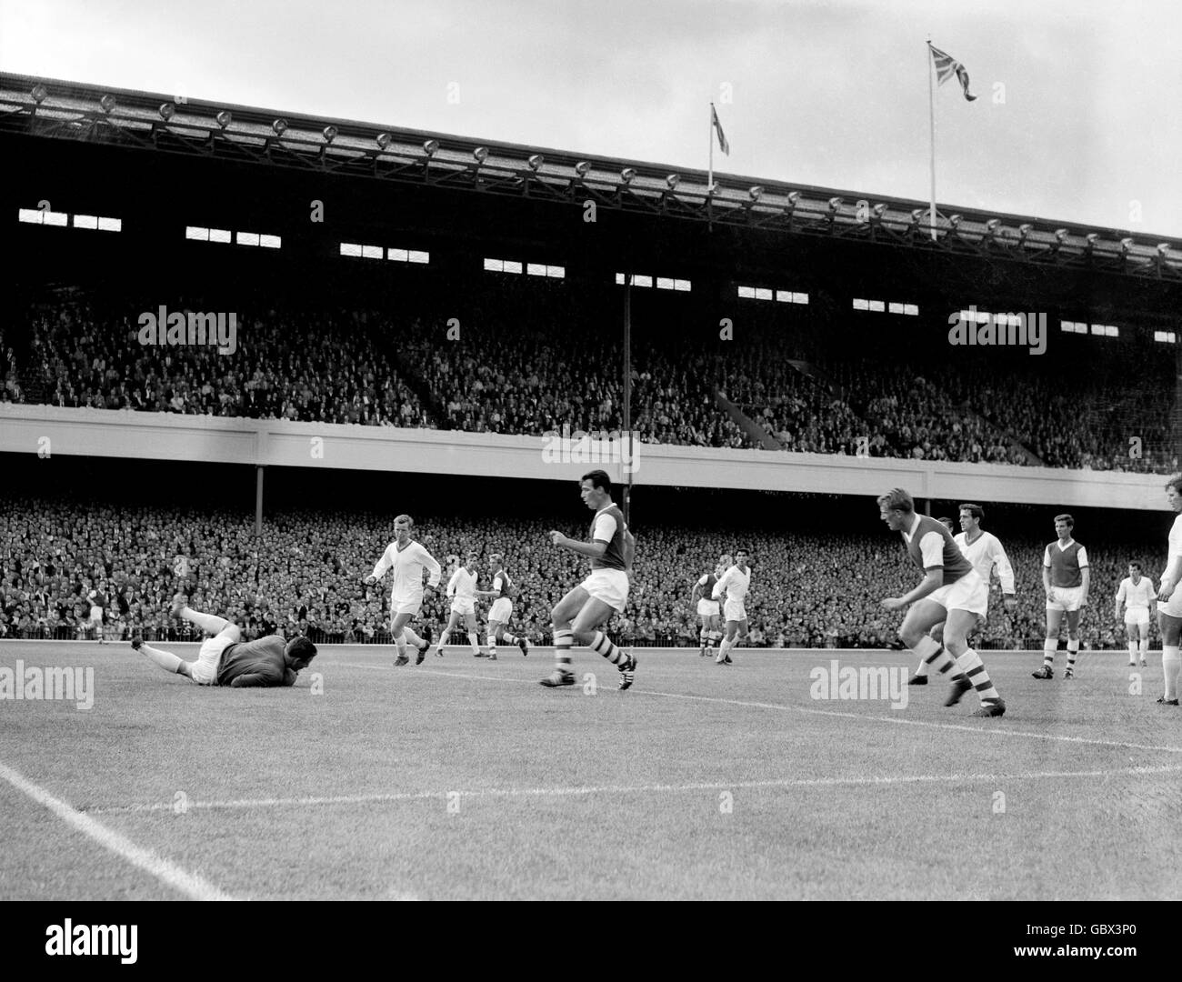 John Gaskell Black And White Stock Photos Images Alamy john-gaskell-black-and-white-stock-photos-images-alamy