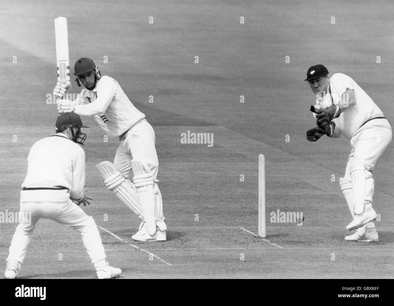 cricket - Britannic Assurance County Championship - Middlesex v Yorkshire - Lord's cricket Ground. Middlesex's Mark Ramprakash strokes the ball past Yorkshire wicketkeeper David Bairstow Stock Photo
